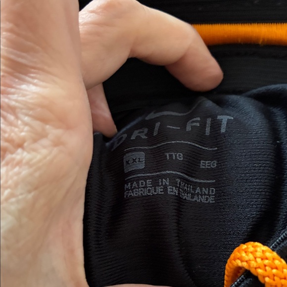 Nike Black & Gold Sports Shorts - Picture 7 of 7